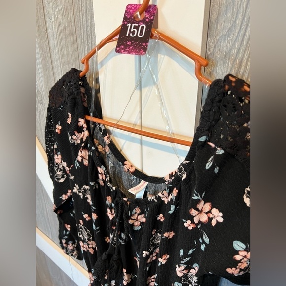 150. Floral Long Sleeve Romper with Open lace sleeves S - Picture 3 of 11